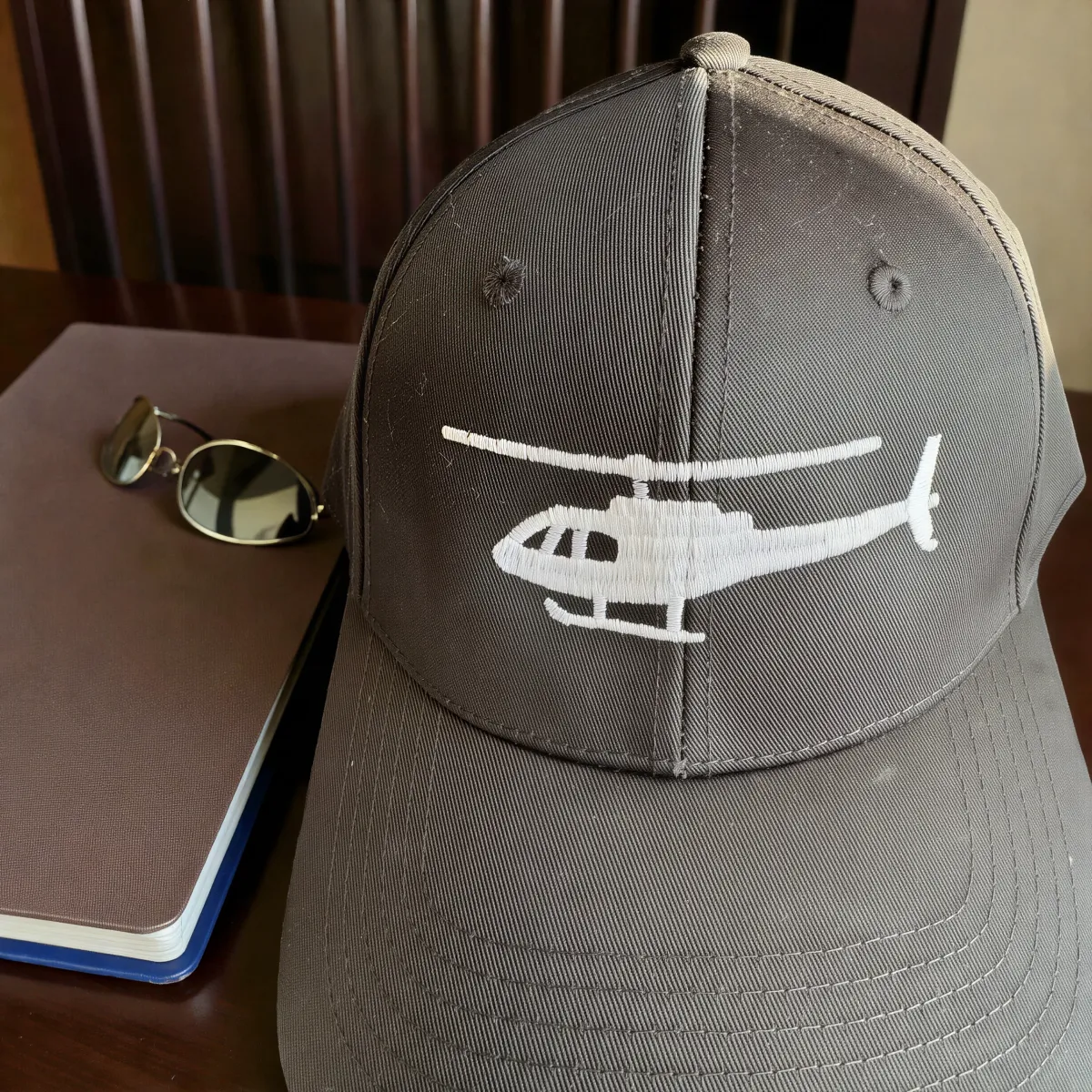 Classic Cap "Helicopter" – 6-Panel Basecap mit Stickerei