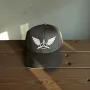 Klasická kšiltovka "Wings & Propeller" Černá