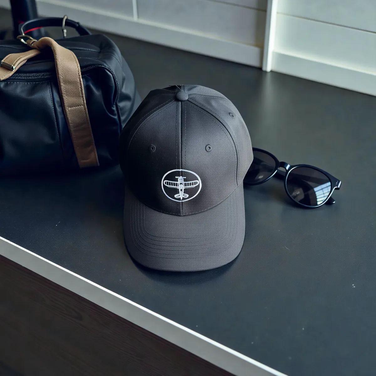 Klassische Cap "Aviation Emblem" Schwarz