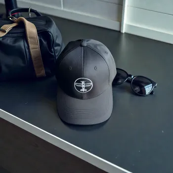 Klassische Cap "Aviation Emblem" Schwarz
