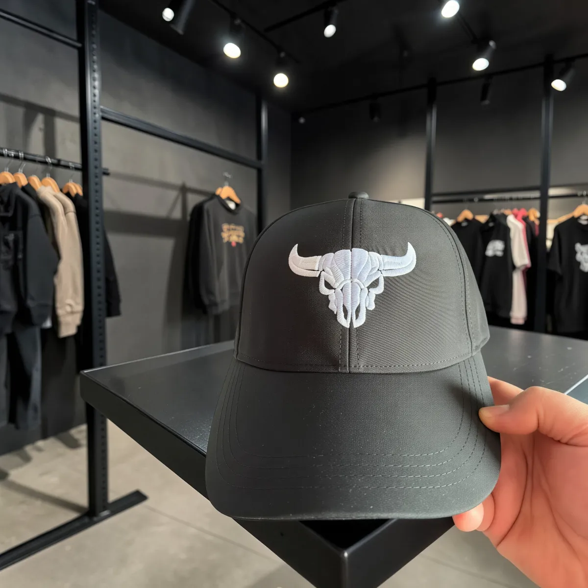 Klassische Cap "Bull Skull" Schwarz