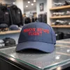 Klassische Cap "Remove Before Flight" Schwarz mit roter Stickerei