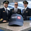 Klassische Cap "Trust Me" Schwarz mit weiß-roter Stickerei