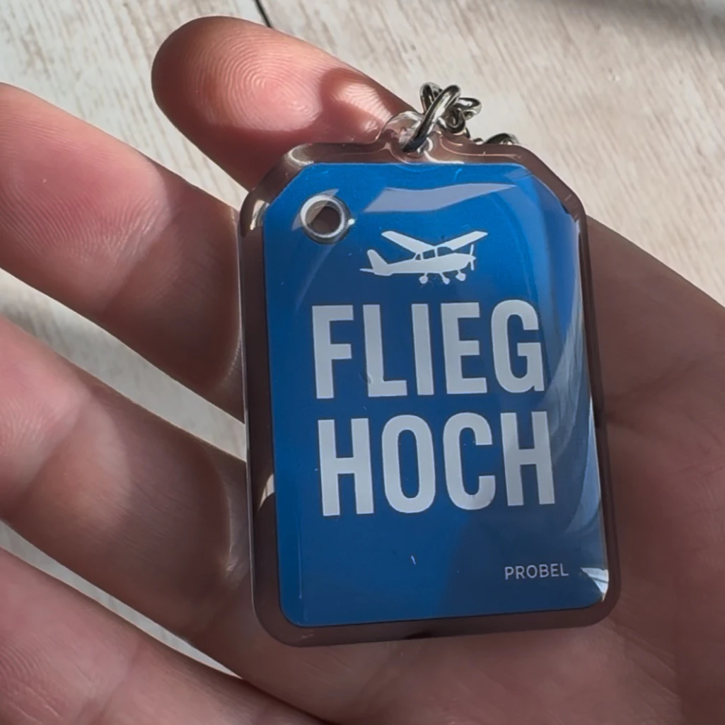 Acryl-Schlüsselanhänger "Flieg hoch" – Flugzeugmotiv