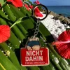Брелок акриловый "NICHT DAHIN FÜR DIE OHNE GELD"