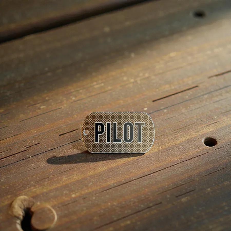 Titan-Schlüsselanhänger „PILOT“ – Sternmuster