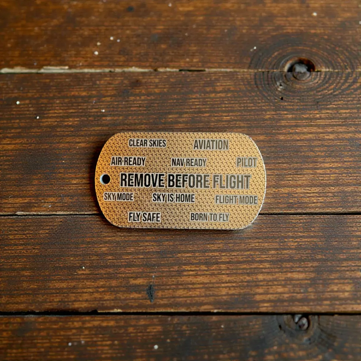 Titan Schlüsselanhänger "Remove Before Flight" – Micro Aviation Pattern