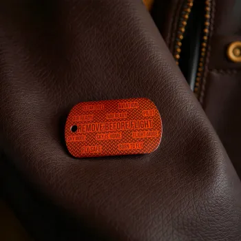 Schlüsselanhänger „REMOVE BEFORE FLIGHT“ aus Aluminium