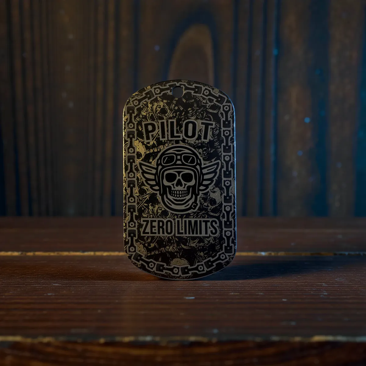 Tytanowy brelok „PILOT – ZERO LIMITS” z grawerem laserowym