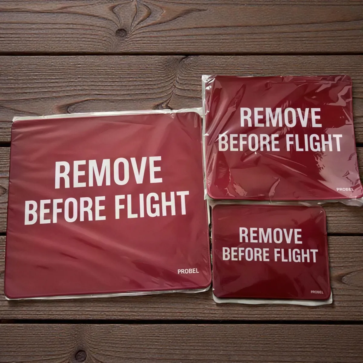 Mousepad "REMOVE BEFORE FLIGHT" PROBEL – Aviation Desk Mat, rot