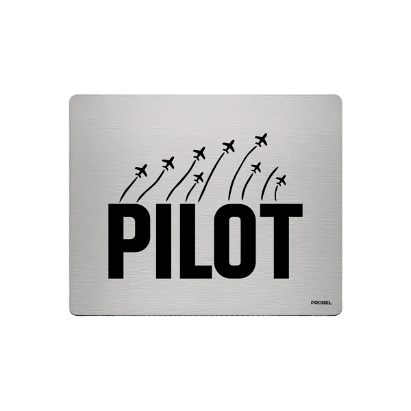 Aluminium-Mousepad – Lasergravur „PILOT mit Flugspuren“