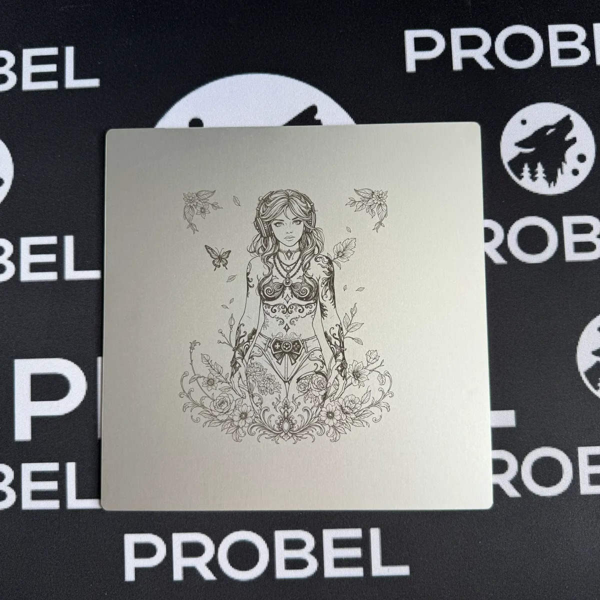 Aluminium Mousepad – Lasergravur "Floral Girl"