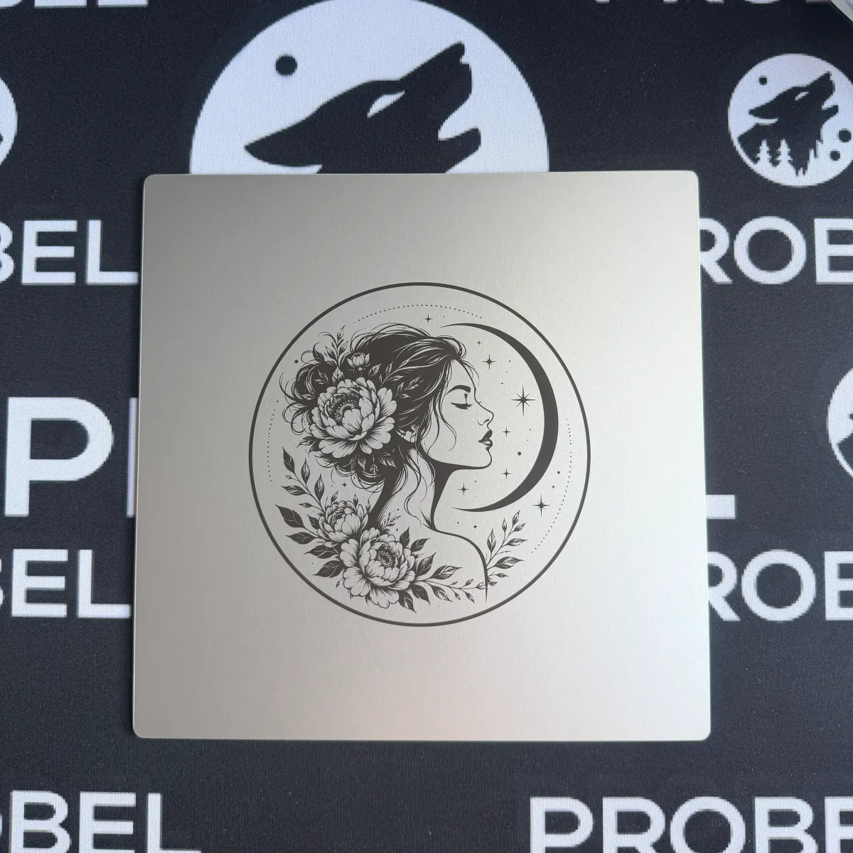 Aluminium Mousepad – Lasergravur "Moon Flower Girl"