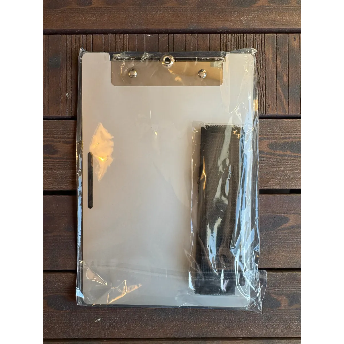 Aluminium Clipboard A5 – Pilot Kneeboard mit Flugzeug-Lasergravur inkl. Kniegurt
