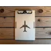 Aluminium Clipboard A5 – Pilot Kneeboard mit Flugzeug-Lasergravur inkl. Kniegurt
