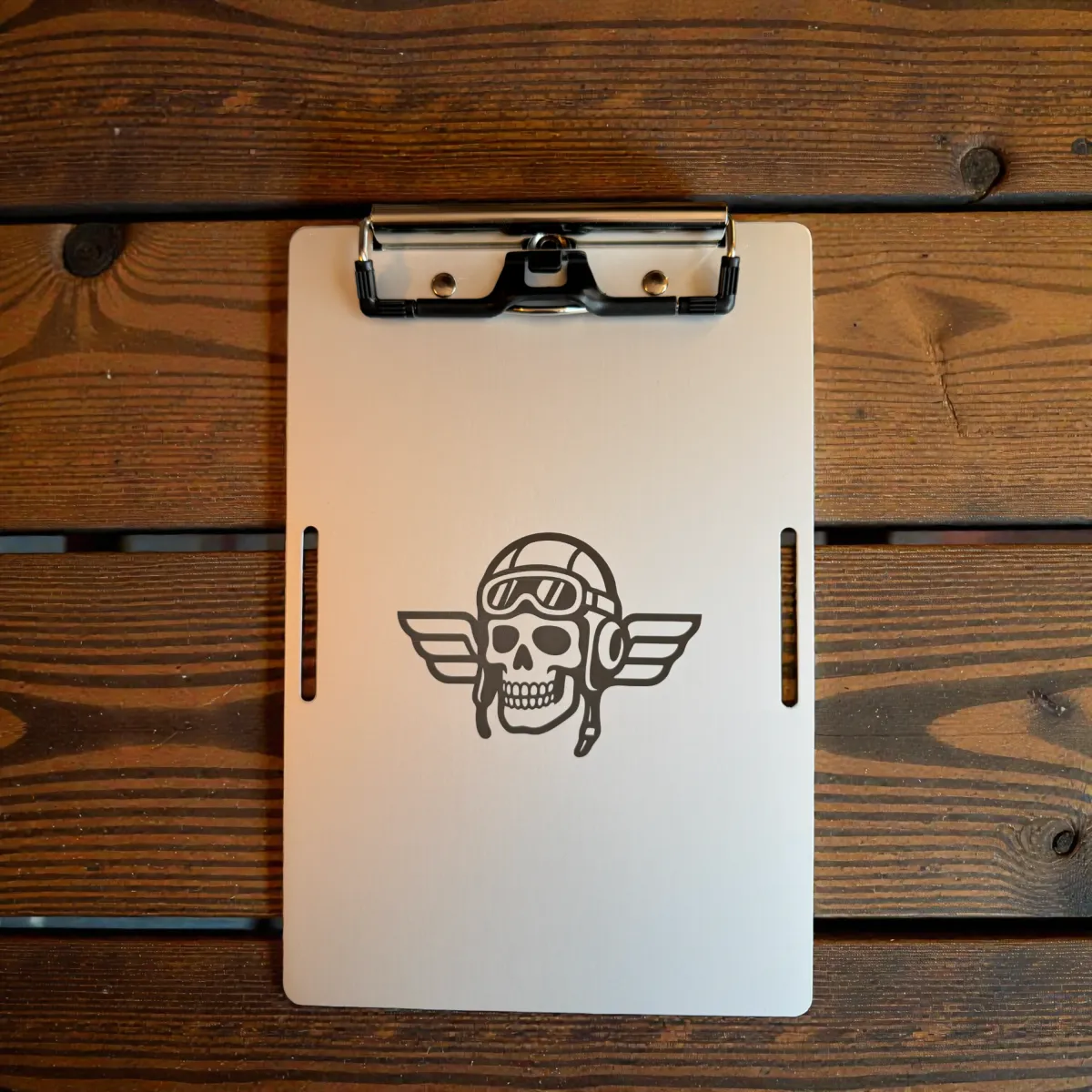 Aluminium Klemmbrett A5 Pilot Skull