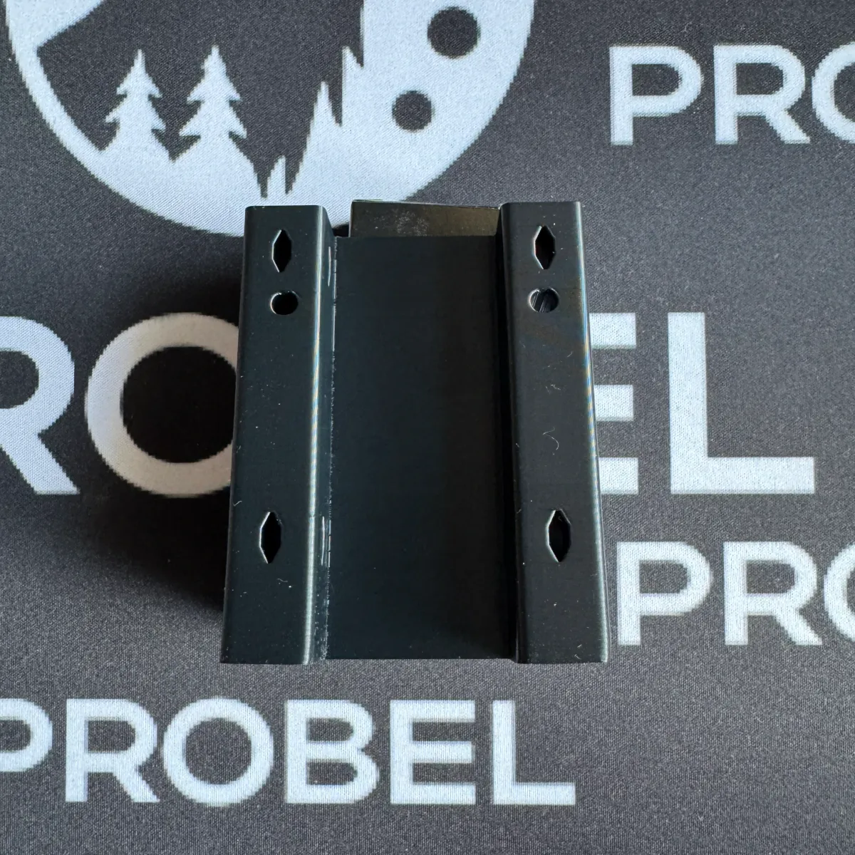 Soporte compatible con Yaesu FTA-850 – montaje con tornillos y bridas