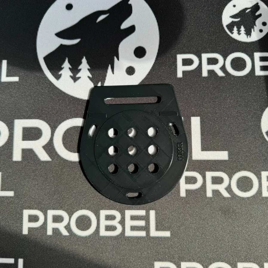 Belüftungsabdeckung kompatibel mit Piper PA28 – gelochte Version
