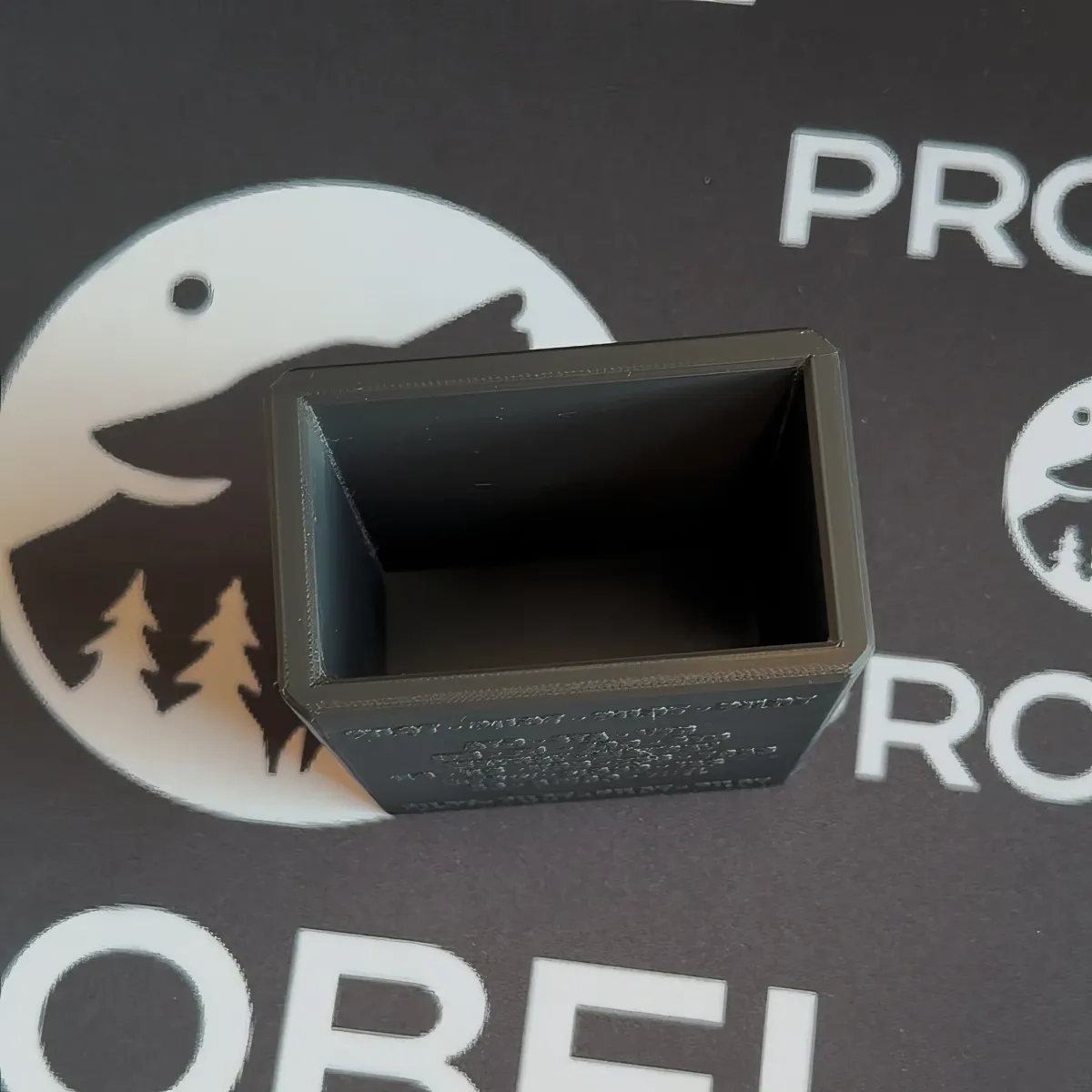 Stiftehalter "Pilot Codes" PROBEL – Kleine Designer Stiftebox für Schreibtisch