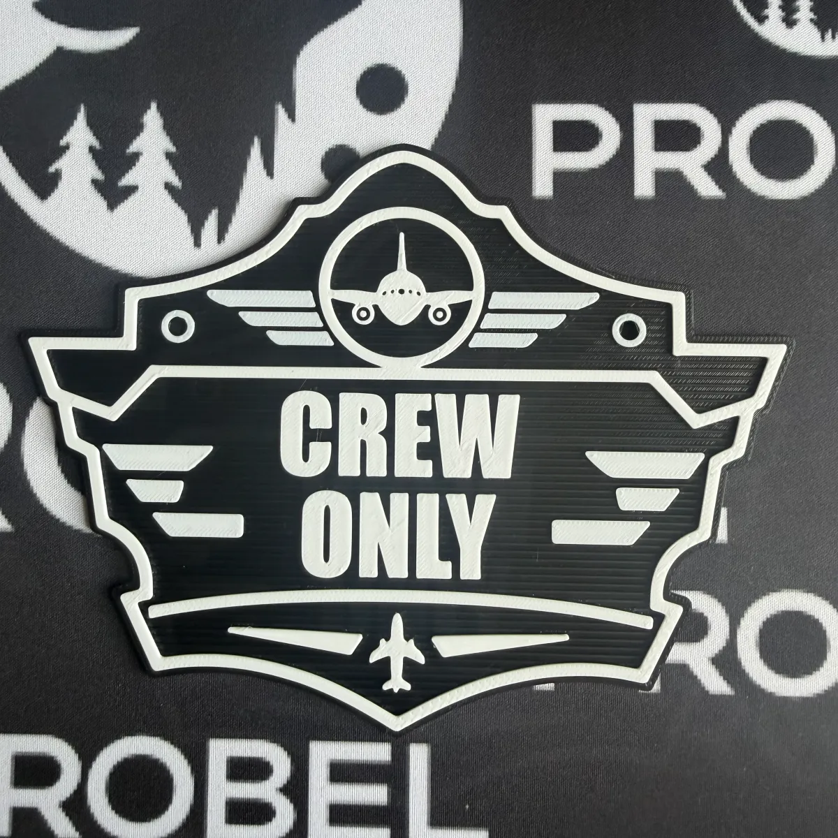 3D-Kunststoffschild "Crew Only" – geriffelte Oberfläche
