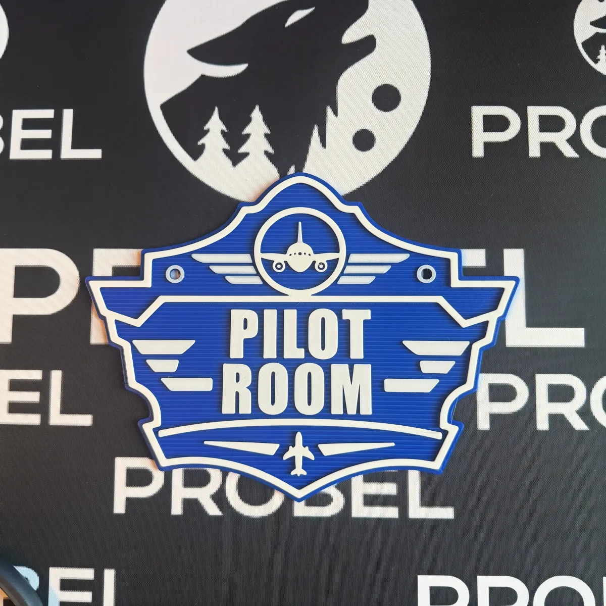 3D-Kunststoffschild „Pilot Room Badge“ Blau – geriffelte Oberfläche