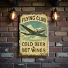 Metallschild "Flying Club – Cold Beer & Hot Wings"