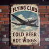Metallschild "Flying Club – Cold Beer & Hot Wings"