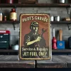 Metallschild "Pilot's Garage – Service & Repairs – Jet Fuel Only"